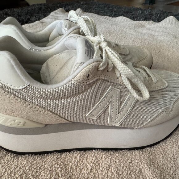New Balance 574 Suede Mesh Sneakers – Size 8, White/Nude - Picture 4 of 8